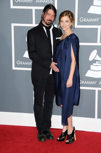 Dave Grohl and wife Jordyn at the 51st Annual GRAMMY Awards. Staples Center, Los Angeles, CA. 02-08-09 — 图库照片