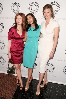 Dana Delany with Teri Hatcher and Brenda Strong at 'Desperate Housewives' presented by the Twenty-Sixth Annual William S. Paley Television Festival. Arclight Cinerama Dome, Hollywood, CA. 04-18-09