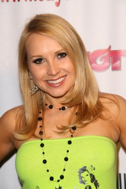 alana Şubat sayısında kutlama partisinde köri sıcak dergi featuring kapak kızı bridgetta tomarchio olduğunu. foxtails, west hollywood, ca. 02-28-09