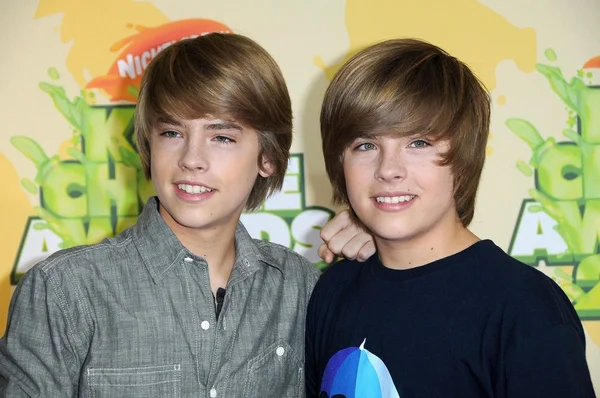 Dylan Sprouse and Cole Sprouse at Nickelodeon's 2009 Kids' Choice Awards. Pauly Pavillion, Westwood, CA. 03-29-09 — 图库照片