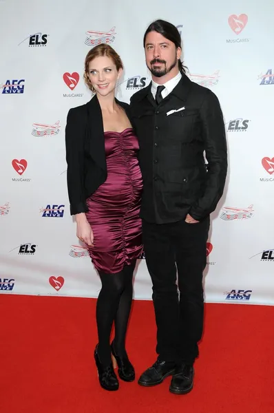 Jordyn Blum e Dave Grohl al Gala Musicares Person of the Year 2009. Los Angeles Convention Center, Los Angeles, CA. 02-06-09 — Foto Stock