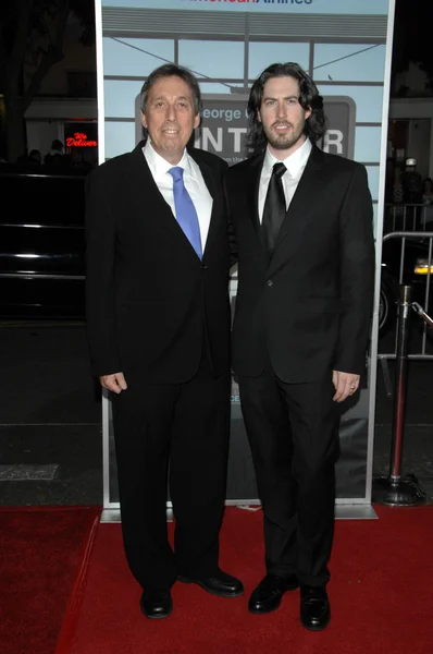 Ivan Reitman i Jason Reitman w "górę w powietrzu" Los Angeles Premiere, Mann Village Theatre, Westwood, CA. 11-30-09 — Zdjęcie stockowe