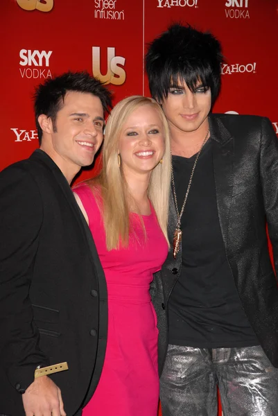 Kris Allen e moglie con Adam Lambert — Foto Stock