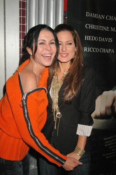 Maria Conchita Alonso and Kerri Kasem at the Premiere of "Bobby Fischer Live," Fairfax Cinemas, West Hollywood, CA. 11-10-09 — Stock Photo, Image