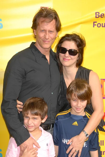 Стивен Вебер и его семья — стоковое фото