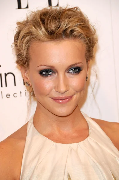 Katie cassidy bei der 16. jährlichen elle women in hollywood tribute gala. Vier-Jahreszeiten-Hotel, Biberhügel, ca. 19-10-09 — Stockfoto