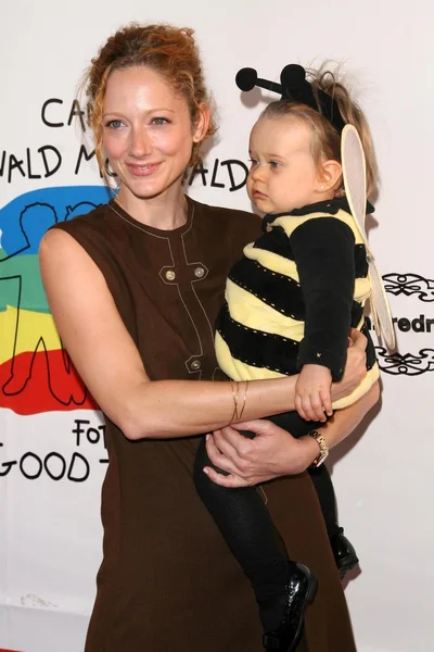 Judy Greer e la sua figlia dio — Foto Stock