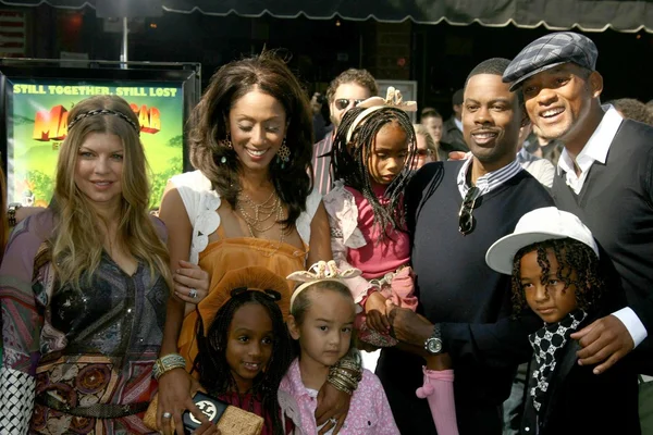 Stacy Ferguson y Malaak Compton con Chris Rock y Will Smith — Foto de Stock