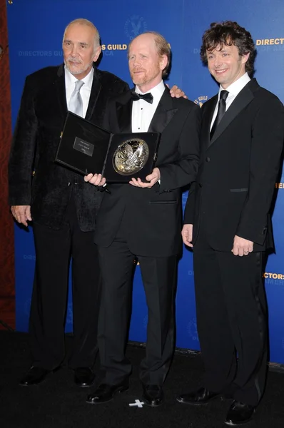 Frank Langella with Ron Howard and Michael Sheen in the press room at the 61st Annual DGA Awards. Hyatt Regency Century Plaza, Los Angeles, CA. 01-31-09 — Zdjęcie stockowe