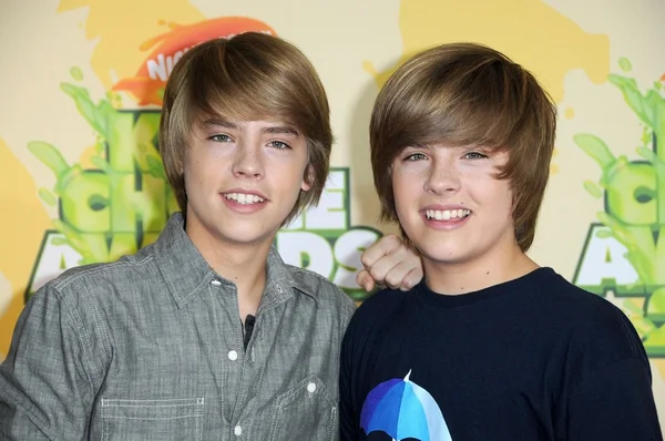 Dylan Sprouse and Cole Sprouse at Nickelodeon's 2009 Kids' Choice Awards. Pauly Pavillion, Westwood, CA. 03-29-09 — Stockfoto