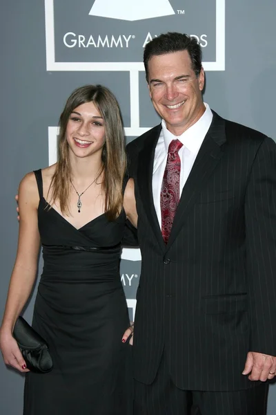 Patrick Warburton y su hija en los 51st Annual GRAMMY Awards. Staples Center, Los Ángeles, CA. 02-08-09 —  Fotos de Stock