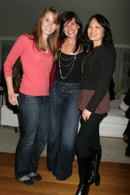 Hailey agnew cassie cherney ve grace shen ile