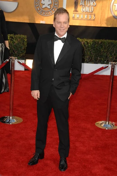 基弗 · 萨瑟兰在 15 年的电影演员协会奖。祠礼堂，洛杉矶，加利福尼亚州 09/1/25。 — 图库照片