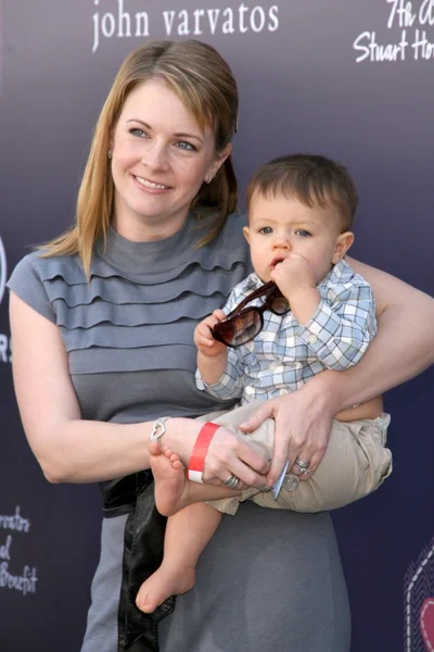 Melissa joan hart a její syn na 7 roční přínos dům stuart. John varvatos boutique, beverly hills, ca. 03-08-09 — Stock fotografie