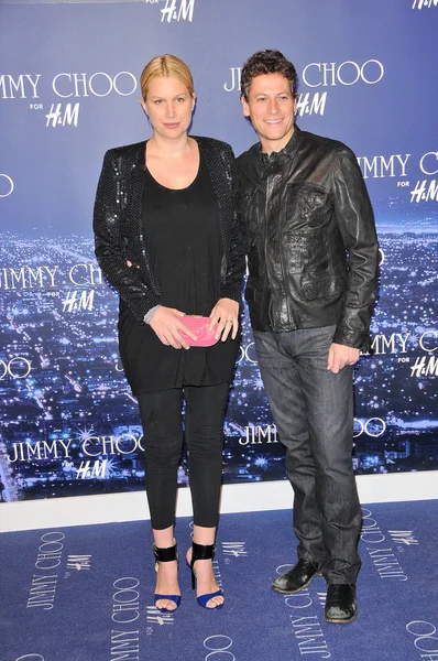 Alice Evans and Ioan Gruffudd at the Jimmy Choo For HandM Collection, Private Location, Los Angeles, CA. 11-02-09 — Stock Photo, Image