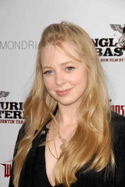 Portia Doubleday no Los Angeles Premiere de "Inglourious Basterds". Grauman 's Chinese Theatre, Hollywood, CA. 08-10-09 — Fotografia de Stock