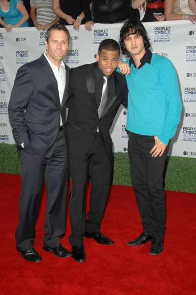 Rob Estes con Tristan Wilds y Michael Steger — Foto de Stock