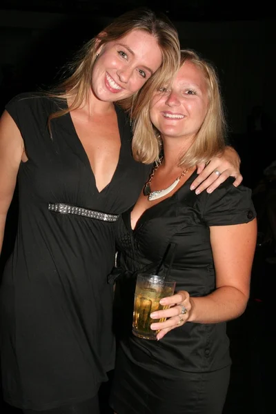 Jen Curci and Lynsie Bilka at the Whos Next Whats Next Fashion Show. Social Hollywood, CA. 08-13-08 — Stock Photo, Image