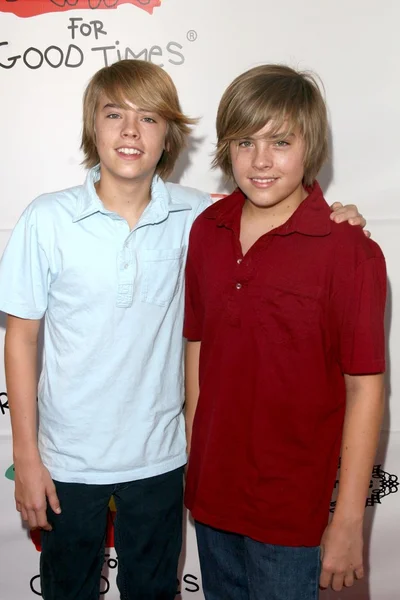 Dylan sprouse och cole sprouse — Stockfoto