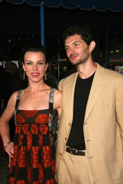 Debi Mazar e o marido Gabriele — Fotografia de Stock