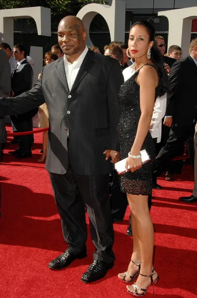 Mike Tyson ja vaimo Lakiha — kuvapankkivalokuva