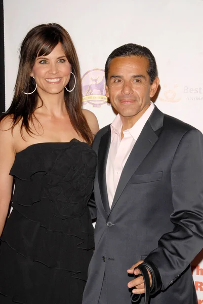 Lu Parker et le maire Antonio Villaraigosa — Photo