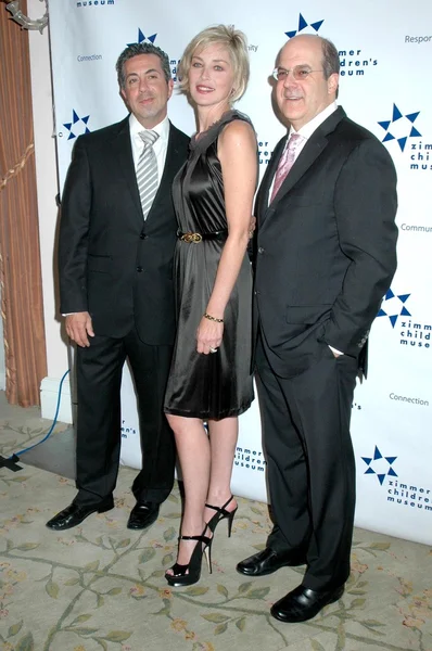 Dr. Charles J. Sophy con Sharon Stone y Jeff Wachtel — Foto de Stock