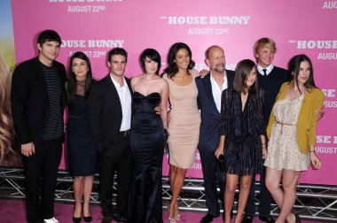 Bruce willis ve demi moore ile aile ve sokulgan