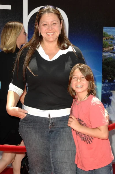 Camryn Manheim e sua família no World Premiere of 'Earth'. Teatro El Capitan, Hollywood, CA. 04-18-09 — Fotografia de Stock