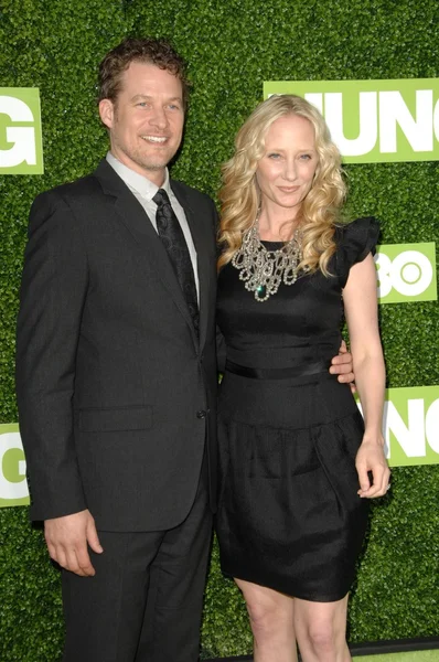 James Tupper and Anne Heche at the Los Angeles Premiere of the Series 'Hung'. Paramount Theater, Hollywood, CA. 06-24-09 — 图库照片