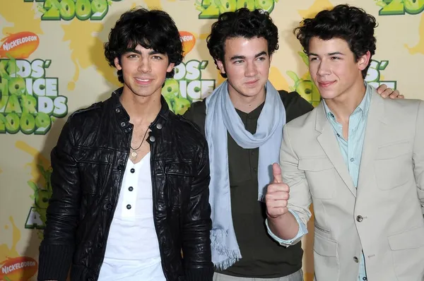 Jonas Brothers at Nickelodeon's 2009 Kids' Choice Awards. Pauly Pavillion, Westwood, CA. 03-29-09 — Zdjęcie stockowe