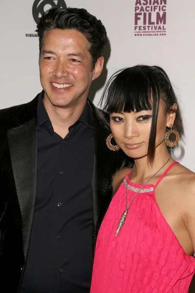 Russell Wong and Bai Ling — Stock Photo, Image