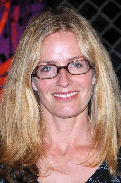 Elisabeth shue na slavnostní otevření noc 'kooza' cirque du soleil. Santa monica pier, santa monica, ca. 10-16-09 — Stock fotografie