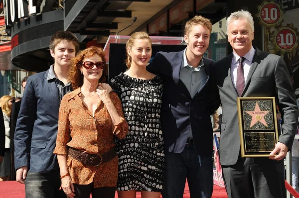 Susan Sarandon with Tim Robbins and family — Stock Photo, Image