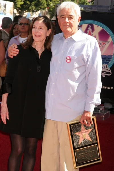 Lauren Shuler Donner and Richard Donner at ceremony honoring Lauren Shuler Donner and Richard Donner with Double Stars on the Hollywood Walk of Fame. Hollywood Boulevard, Hollywood, CA. 10-16-08 — Stock fotografie
