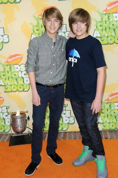 Dylan Sprouse and Cole Sprouse at Nickelodeon's 2009 Kids' Choice Awards. Pauly Pavillion, Westwood, CA. 03-29-09 — Stock Photo, Image