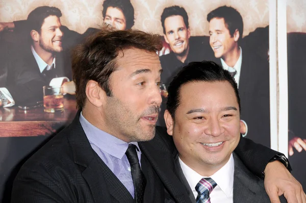 Jeremy Piven and Rex Lee at the Los Angeles Premiere of 'Entourage' Season Six. Paramount Theater, Hollywood, CA. 07-09-09 — Stock Photo, Image