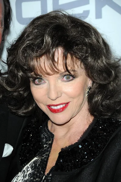 Joan Collins au Salute To Icons Clive Davis Pre-Grammy Gala. Beverly Hilton Hotel, Beverly Hills, CA. 02-07-09 — Photo