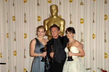 Kate winslet sean penn ve penelope cruz basın odasında 81 yıllık Akademi Ödülleri. Kodak Tiyatrosu, hollywood, ca. 02-22-09