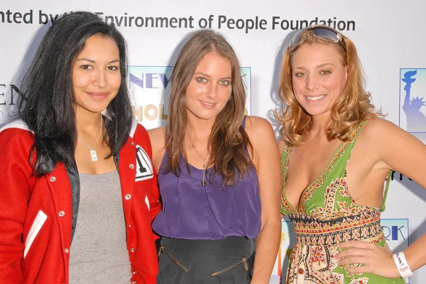 Naya Rivera, Justine Wachsberger and Stacy Oristano at "New York in Hollywood" benefitting children with autisim, Down syndrome and other challenges, CBS Studio Center, Studio City, CA 10-04-09. — Stock Photo, Image