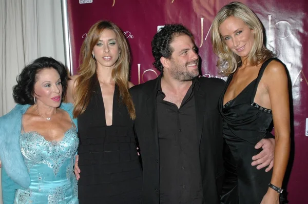 Nicki Haskell and Jamie Jo with Brett Ratner and Lady Victoria Hervey — Stock Photo, Image