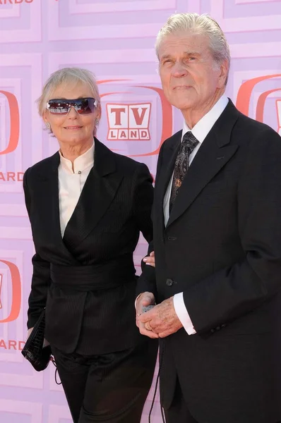 Бетті Джонсон і Дон Мюррей в 2009 телевізійної премії землі. Гібсон амфітеатр, універсальний місто, ca. 04-19-09 — стокове фото