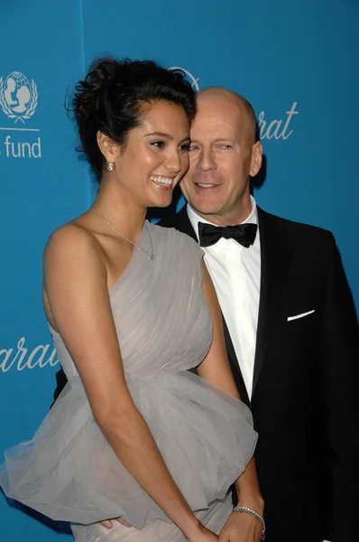 Bruce Willis and wife Emma Heming at the 2009 UNICEF Ball Honoring Jerry Weintraub, Beverly Wilshire Hotel, Beverly Hills, CA. 12-10-09 — Stock Photo, Image