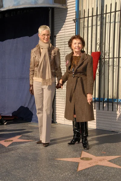 Leslie Caron e Patricia Kelly — Fotografia de Stock