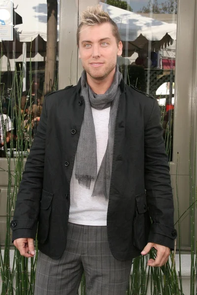Lance Bass at the 7th Annual Stuart House Benefit. John Varvatos Boutique, Beverly Hills, CA. 03-08-09 — Stock Photo, Image