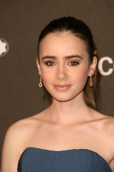 Lily Collins en la gala de caridad Montblanc 'Signature for Good'. Paramount Studios, Los Ángeles, CA. 02-20-09 —  Fotos de Stock