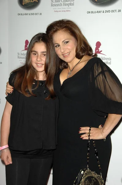 Kathy Najimy e filha Samia — Fotografia de Stock
