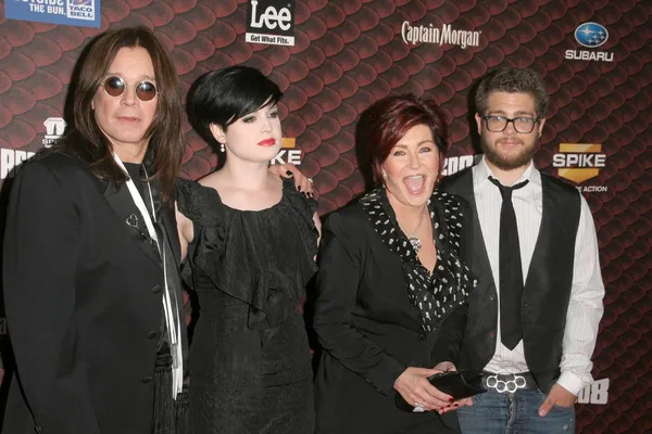 Ozzy Osbourne and Kelly Osbourne with Sharon Osbourne and Jack Osbourne — Stock Photo, Image