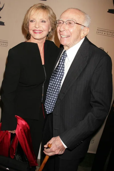 Florence Henderson e Sherwood Schwartz na Cerimônia do Hall da Fama da Academia de Artes e Ciências da Televisão. Hotel Beverly Hills, Beverly Hills, CA. 12-09-08 — Fotografia de Stock