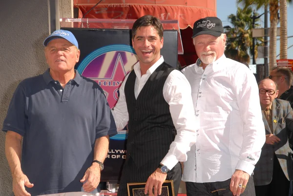 John Stamos e membri di "The Beach Boys" " — Foto Stock